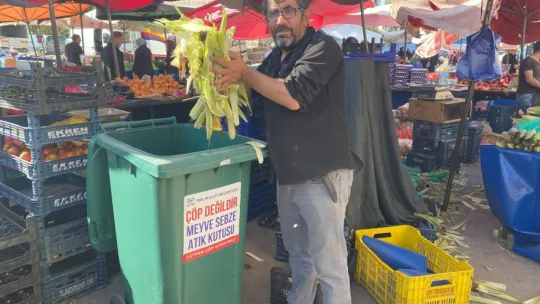 Atık meyve ve sebzeler organik gübreye dönüştürülüyor