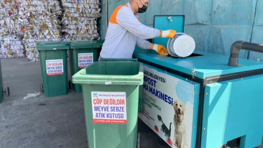 Atık meyve ve sebzeler organik gübreye dönüştürülüyor