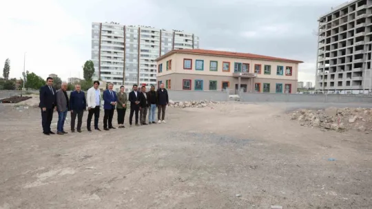 Melikgazi, kentsel dönüşüm alanına 2 okul birden kazandırdı