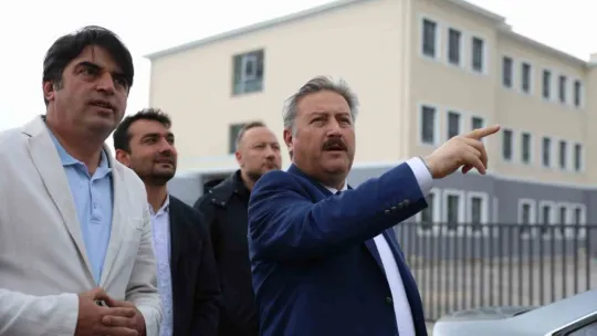 Melikgazi, kentsel dönüşüm alanına 2 okul birden kazandırdı