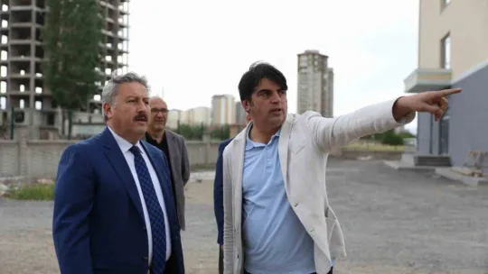 Melikgazi, kentsel dönüşüm alanına 2 okul birden kazandırdı