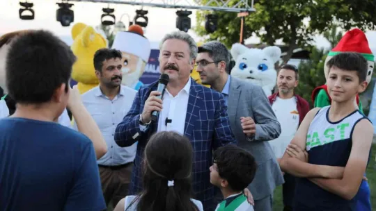 Melikgazi Mahalle buluşmalarında genç yaşlı bir arada eğlendi