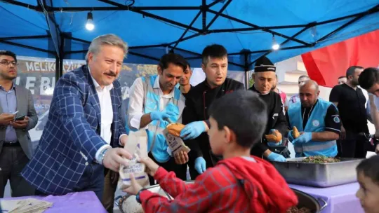 Melikgazi Mahalle buluşmalarında genç yaşlı bir arada eğlendi