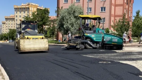 Melikgazi, TOKİ'de Yol Yenileme Çalışması Yapıyor