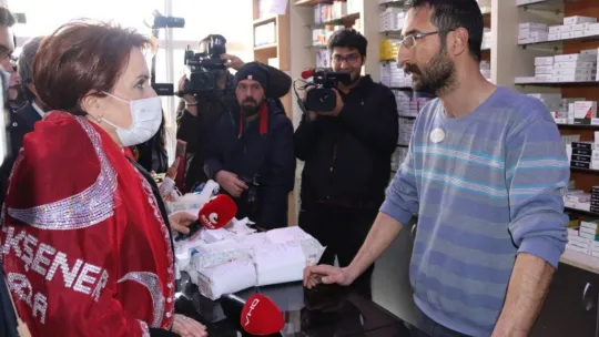 Meral Akşener ilçelerde esnafları ziyaret etti
