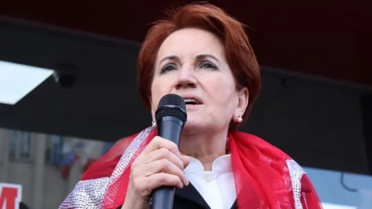 Meral Akşener ilçelerde esnafları ziyaret etti
