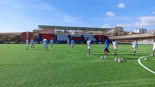 MHP'li Özdemir, İlçelere yapılan spor tesislerini duyurdu
