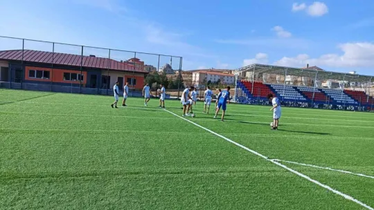MHP'li Özdemir, İlçelere yapılan spor tesislerini duyurdu