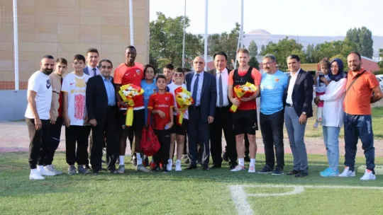 Milli Eğitim Müdürlüğünden Kayserispor'a moral ziyareti