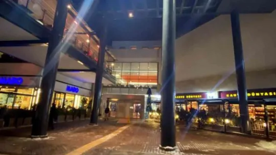 Milyarlık AVM'de soğuğa suntalı çözüm