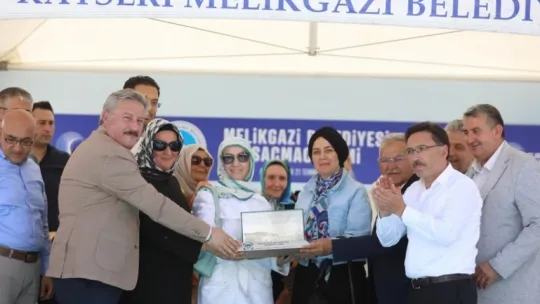 Mimarisiyle Kayseri'de tek olan Saçmacı Cami ibadete açıldı