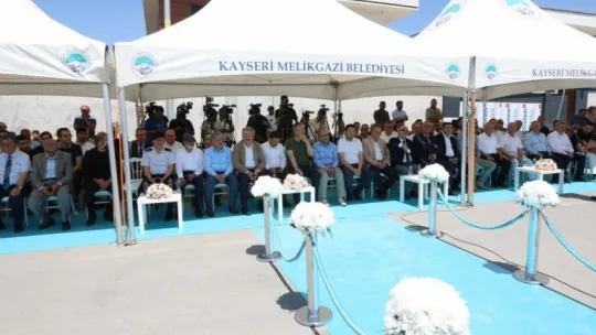 Mimarisiyle Kayseri'de tek olan Saçmacı Cami ibadete açıldı