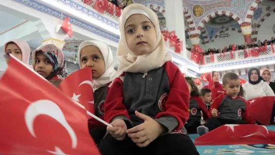 Minik ellerini 'Filistin' için semaya açtılar