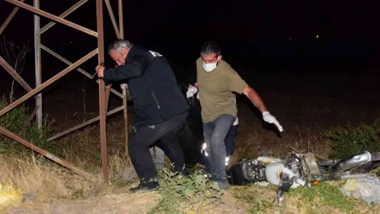 Motosikletiyle gerilim hattının direğine çarpan Semih, hayatını kaybetti