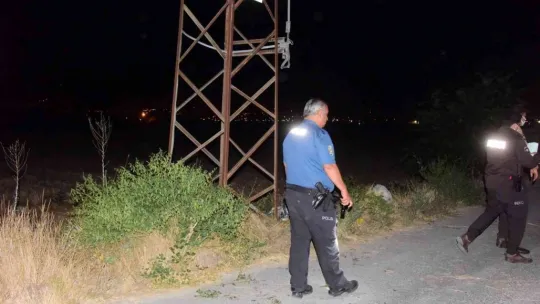 Motosikletiyle gerilim hattının direğine çarpan Semih, hayatını kaybetti