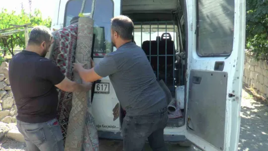 Muhtardan yaşlı ve engellilere 'sonbahar temizliği' hizmeti