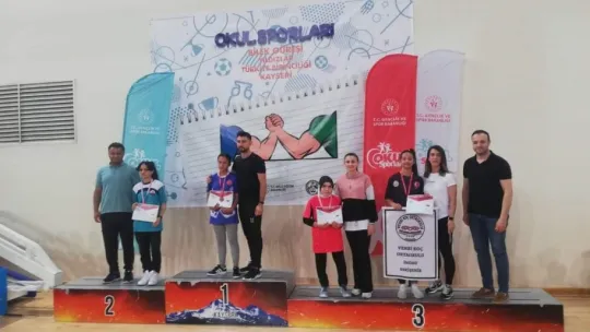 Muşlu demir bilek sporcu çift kolda başarıya ulaştı