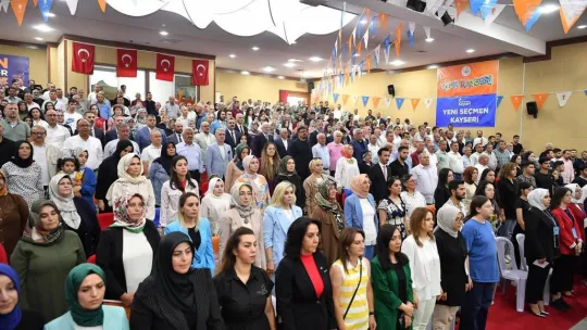 Mustafa Elitaş: 'Kooperatif mağdurlarıyla yeniden görüşeceğiz'