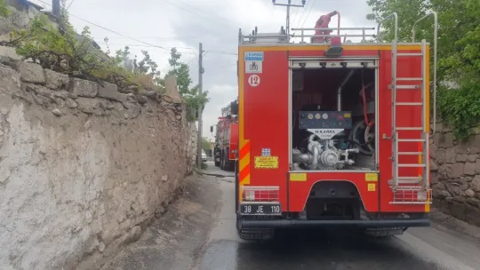 Yanan ev kullanılamaz hale geldi
