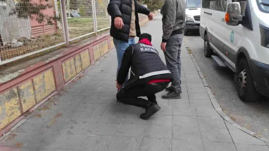 Narkotik Polisi Öğrencilerin Zehirlenmesine İzin Vermiyor