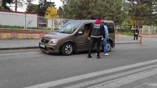 Narkotik Polisi Öğrencilerin Zehirlenmesine İzin Vermiyor