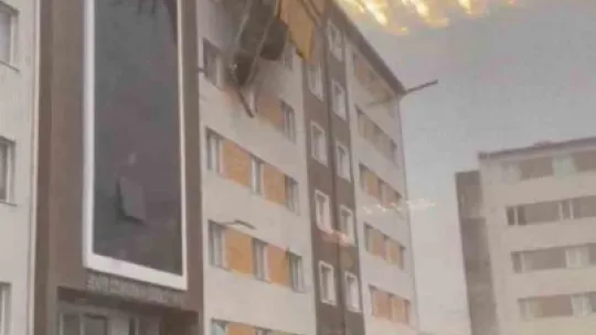 Nuh Naci Yazgan Üniversitesinin çatısı uçtu