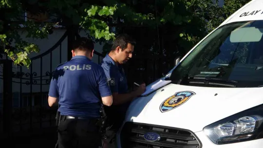 Oğlunu kurtarmak isteyen anne yaralandı