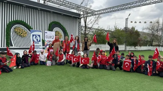 Öğrenciler gökyüzünü uçurtmalarla süsledi