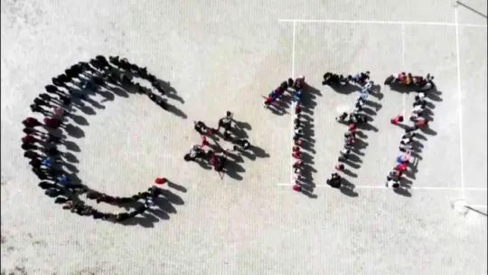 Öğrencilerden '177. yıl' koreografisi