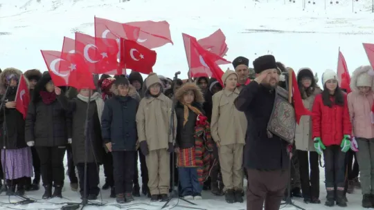 Öğrencilerden Erciyes'te 'Vatan Sevgisi Yürüyüşü'