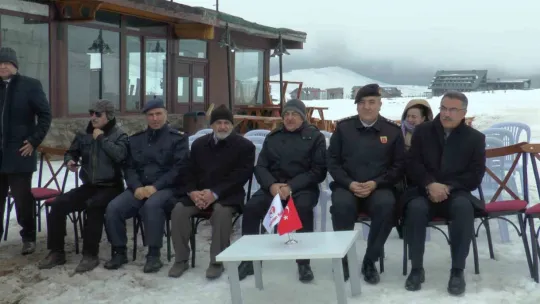 Öğrencilerden Erciyes'te 'Vatan Sevgisi Yürüyüşü'