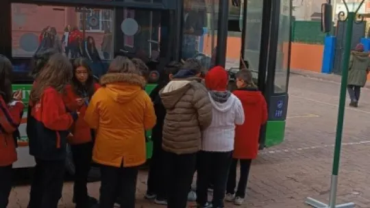 Öğrencilere Toplu Taşıma Kuralları Eğitimi Veriliyor