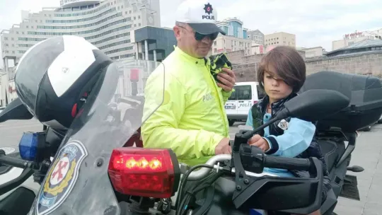 Öğrencilere uygulamalı trafik eğitimi