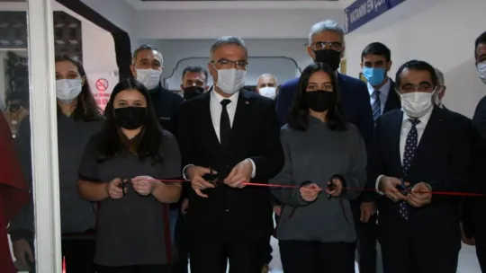 Öğrencilere ve kursiyerlere teknolojik kolaylık, 'E-sınav merkezi'