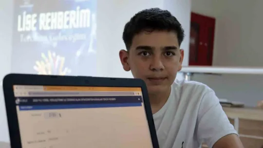 Öğretmenler öğrencilerin geleceği için mesaide