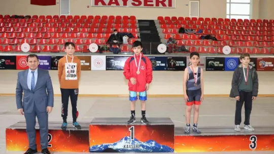 Okullar Arası Yıldız güreş müsabakaları tamamlandı