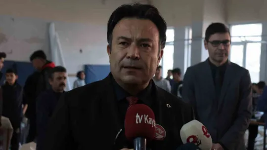 Arif Molu Meslek Lisesi, günde 50 çadır üretiyor