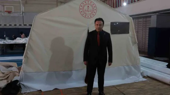 Arif Molu Meslek Lisesi, günde 50 çadır üretiyor