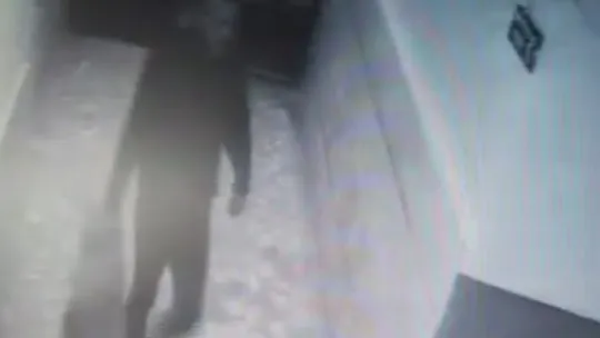 Önce kameraya, sonra polise yakalandı