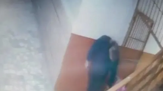 Önce kameraya, sonra polise yakalandı