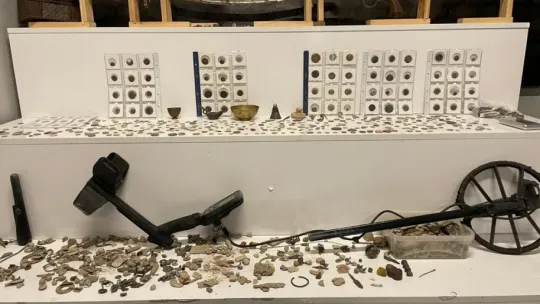 Operasyonda tarihi eser fışkırdı