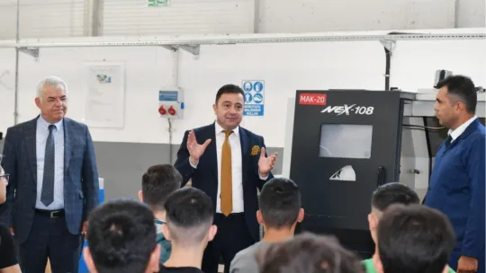 OSB Başkanı Yalçın, Teknik Kolej'de denetim yaptı öğrencilere nasihatte bulundu