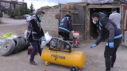 Oto aksesuarcısı değil, hırsızların evi