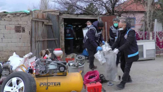 Oto aksesuarcısı değil, hırsızların evi
