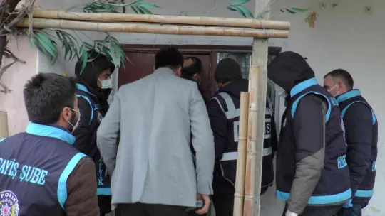 Oto aksesuarcısı değil, hırsızların evi