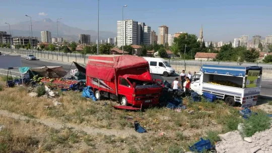 Otomobil karpuz sergisine daldı: 1 ölü