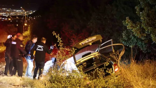 Otomobil su kanalına düştü: 1 ölü