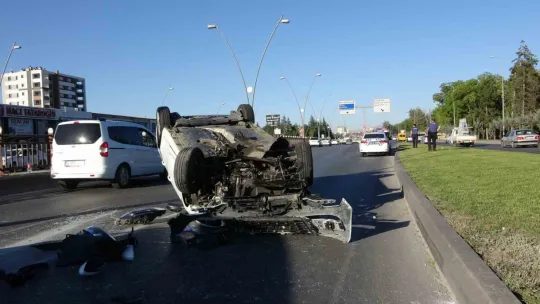 Otomobil takla attı, kadın sürücü yaralandı
