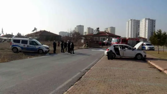Otomobildeki piknik tüpünden sızan gaz patladı: 1 yaralı