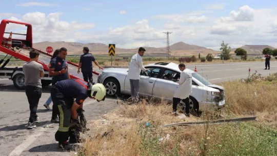 Otomobille çarpışan araç sulama kanalına düştü: 1 ölü, 3 yaralı